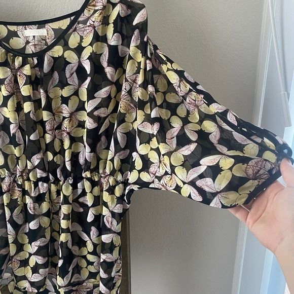 Tulle - blouse with cinched waist - Picture 2 of 5